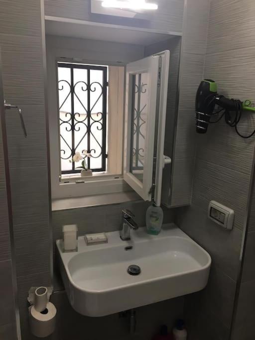 רומא Beautiful Apartment Next To Piazza Di Spagna מראה חיצוני תמונה