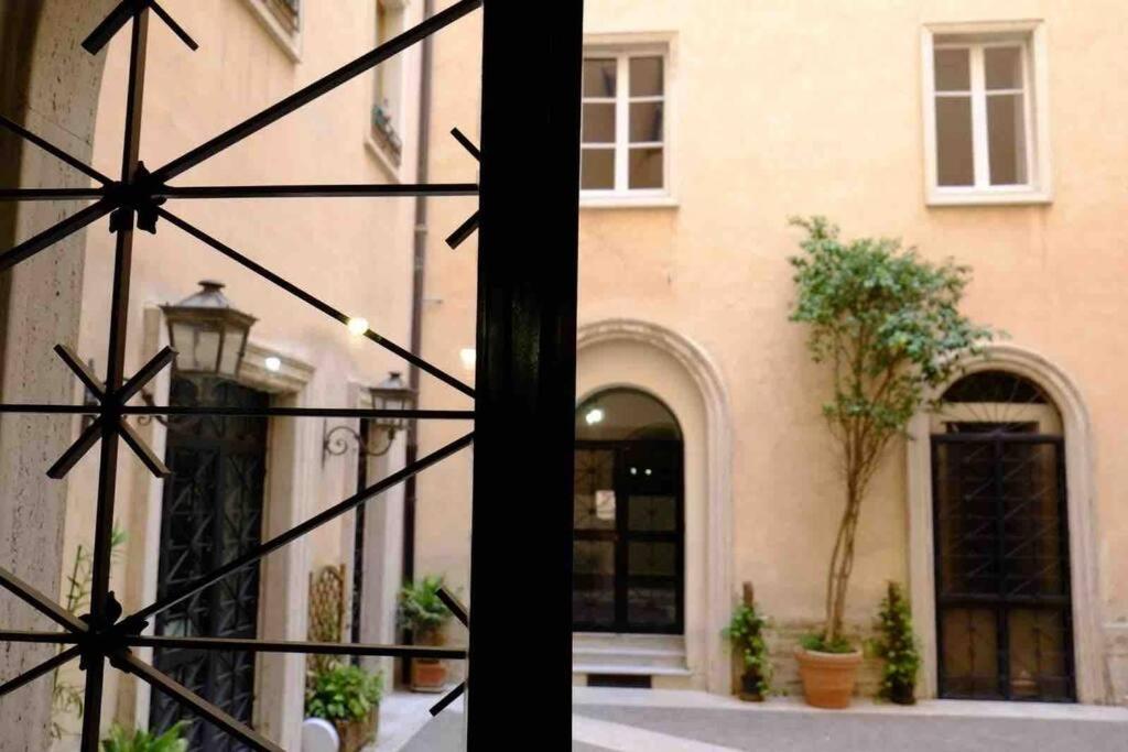 רומא Beautiful Apartment Next To Piazza Di Spagna מראה חיצוני תמונה